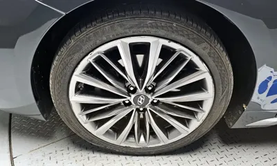 Hyundai Grandeur 2018, 82123 км, за 10603.7 USD
