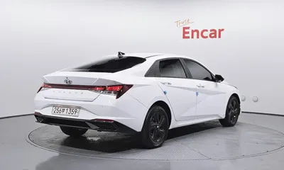 Hyundai Avante 2023, 119103 км, за 9507.06 USD