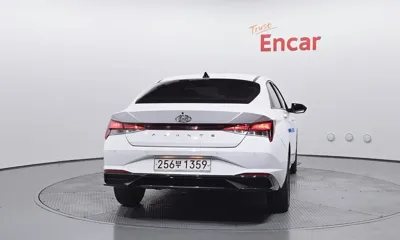 Hyundai Avante 2023, 119103 км, за 9507.06 USD