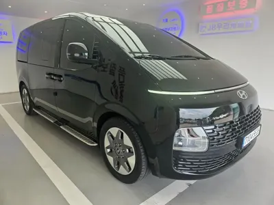 Hyundai Staria · 2024 год