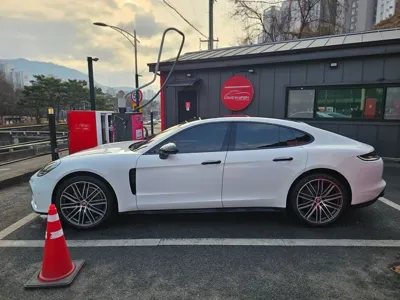 Porsche Panamera 2022, 86000 км, за 58548.06 USD