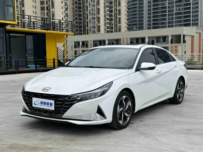 Hyundai Elantra · 2023 год