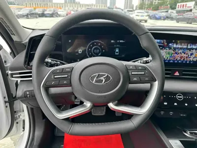 Hyundai Elantra 2023, 16000 км, за 14643.31 USD - фото 13