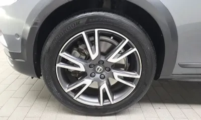 Volvo V90 2019, 140934 км, за 14983.72 USD