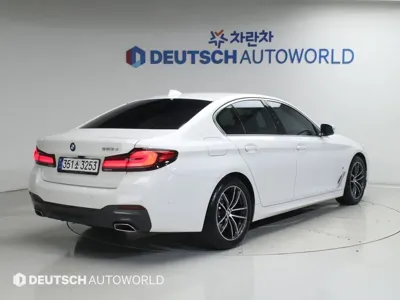BMW 5-Series 2023, 38050 км, за 30845.48 USD