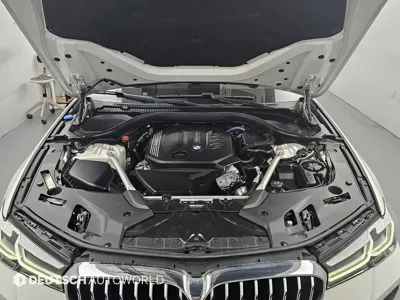 BMW 5-Series 2023, 38050 км, за 30845.48 USD - фото 7
