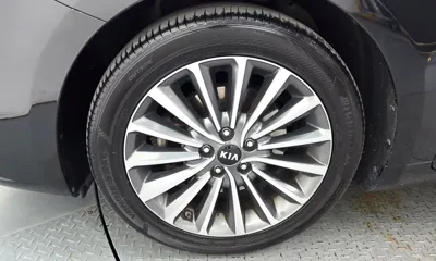 Kia K7 2016, 185886 км, за 6544.16 USD