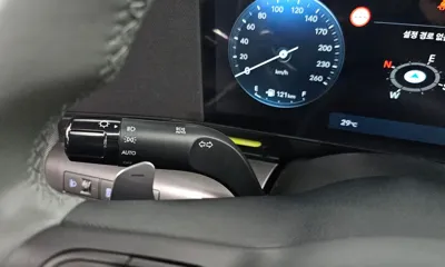 Hyundai Kona 2025, 23153 км, за 17592.23 USD - фото 28