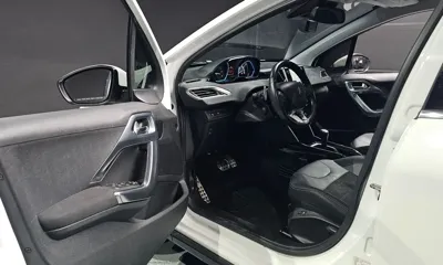 Peugeot 2008 2017, 77162 км, за 8027.59 USD - фото 10