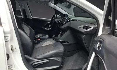 Peugeot 2008 2017, 77162 км, за 8027.59 USD - фото 26