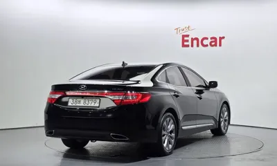 Hyundai Grandeur 2012, 207168 км, за 2620.86 USD