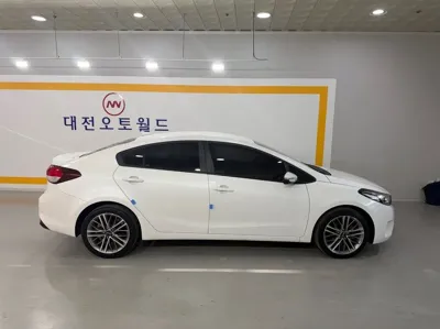 Kia K3 2017, 114950 км, за 5609.51 USD - фото 8