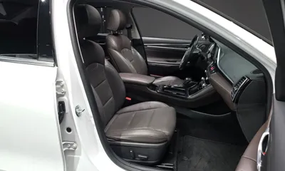 Hyundai Grandeur 2017, 64940 км, за 12340.82 USD - фото 10