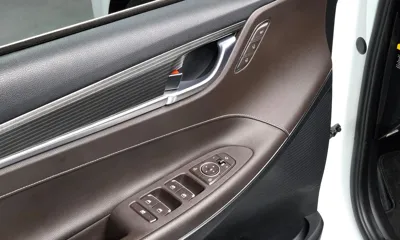 Hyundai Grandeur 2017, 64940 км, за 12340.82 USD - фото 17
