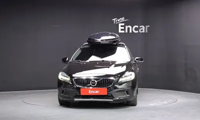 Volvo V40 2019, 94979 км, за 9780.75 USD