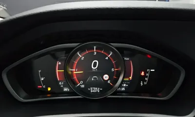 Volvo V40 2019, 94979 км, за 9780.75 USD - фото 8