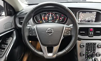 Volvo V40 2019, 94979 км, за 9780.75 USD - фото 12