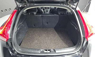 Volvo V40 2019, 94979 км, за 9780.75 USD - фото 20