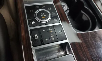 Land Rover Range Rover 2014, 135192 км, за 19686.23 USD - фото 9