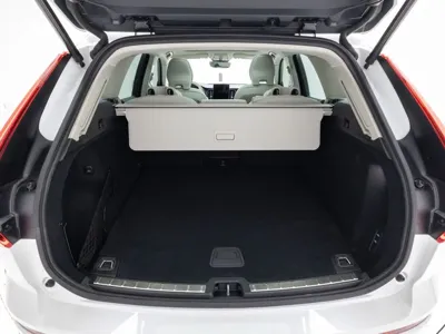 Volvo XC60 2026, 4495 км, за 46804.9 USD - фото 17