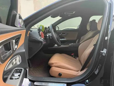 Mercedes-Benz E-Class 2025, 24000 км, за 51941.31 USD