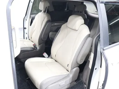 Kia Canival 2023, 119300 км, за 10134.56 USD - фото 17