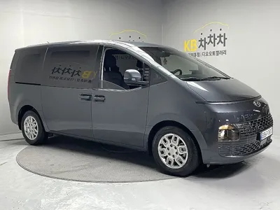Hyundai Staria · 2023 год