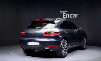 Porsche Macan 2017, 49038 км, за 22661.58 USD