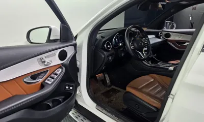 Mercedes-Benz GLC-Class 2022, 38683 км, за 30852.04 USD - фото 10