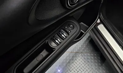 MINI Clubman 2019, 62401 км, за 9448.3 USD - фото 16