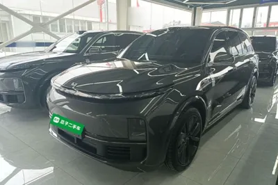 Li Auto L9 · 2022 год
