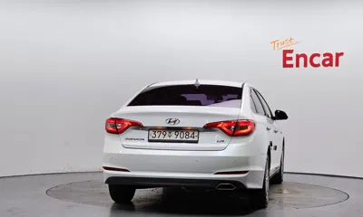 Hyundai Sonata 2017, 118157 км, за 5534.93 USD