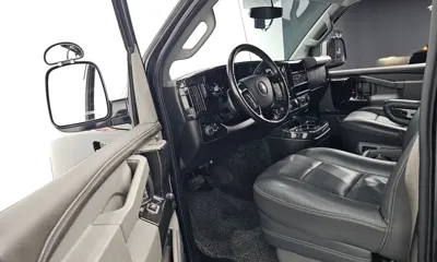 Chevrolet Express Van 2017, 35396 км, за 20257.83 USD - фото 10