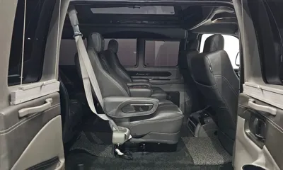 Chevrolet Express Van 2017, 35396 км, за 20257.83 USD - фото 11