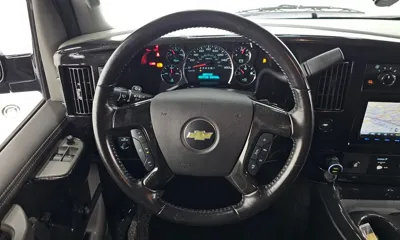 Chevrolet Express Van 2017, 35396 км, за 20257.83 USD - фото 13