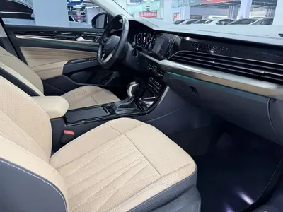 Volkswagen Passat 2022, 89000 км, за 15588.84 USD
