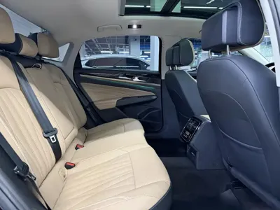 Volkswagen Passat 2022, 89000 км, за 15588.84 USD - фото 7