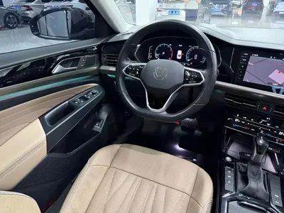Volkswagen Passat 2022, 89000 км, за 15588.84 USD - фото 9