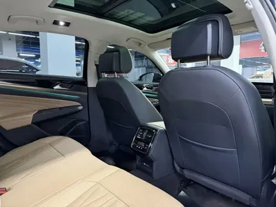 Volkswagen Passat 2022, 89000 км, за 15588.84 USD - фото 10