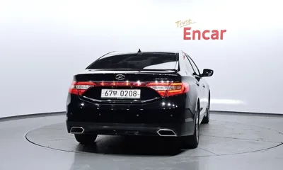 Hyundai Grandeur 2017, 108679 км, за 5894.03 USD