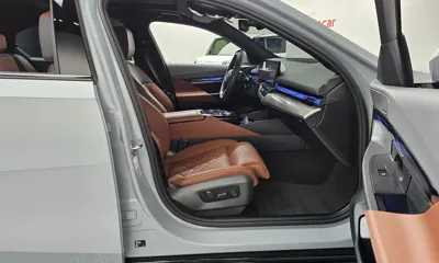 BMW 5-Series 2024, 9672 км, за 55190.78 USD - фото 26