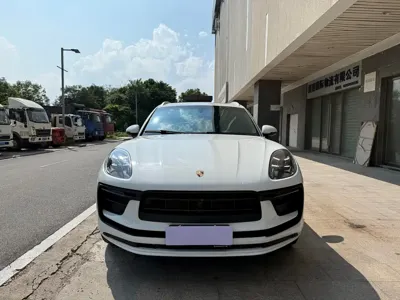 Porsche Macan 2015, 160000 км, за 16908.84 USD