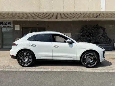 Porsche Macan 2015, 160000 км, за 16908.84 USD