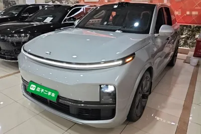 Li Auto L9 · 2022 год