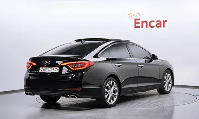 Hyundai Sonata 2016, 108042 км, за 8210.72 USD
