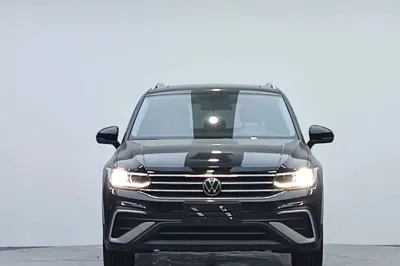 Volkswagen Tiguan L 2023, 26600 км, за 29079 USD