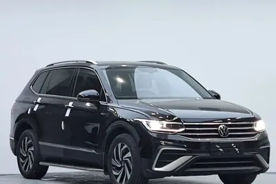 Volkswagen Tiguan L 2023, 26600 км, за 29079 USD