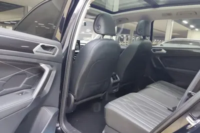 Volkswagen Tiguan L 2023, 26600 км, за 29079 USD - фото 16