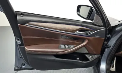 BMW 5-Series 2020, 47575 км, за 22187.21 USD - фото 24