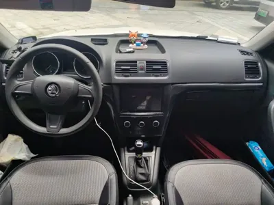 Skoda Yeti 2018, 106800 км, за 5576.7 USD - фото 9